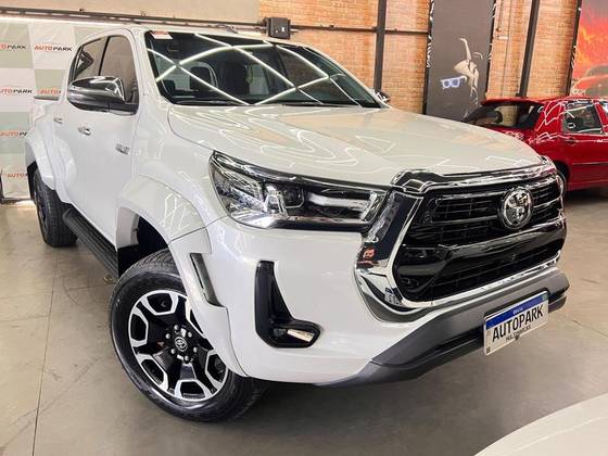 TOYOTA HILUX 2.8 D-4D TURBO DIESEL CD SRX PLUS 4X4 AUTOMÁTICO